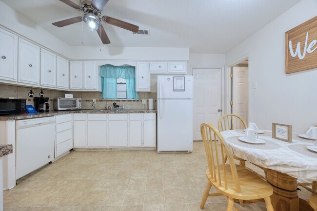 Foto del edificio - 4900 Hearthstone Dr