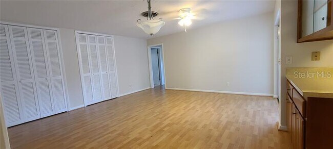 Foto del edificio - 1329 Fairfield Dr