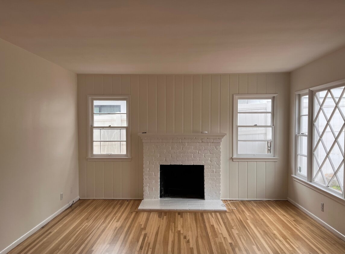 Primary Photo - 1304 Walnut Ave
