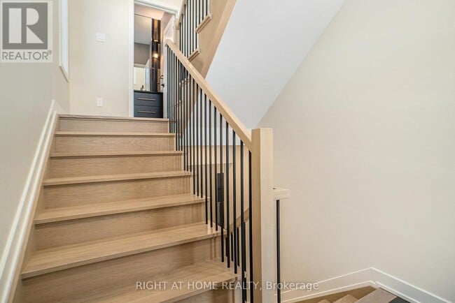 Building Photo - 576 Brunel St