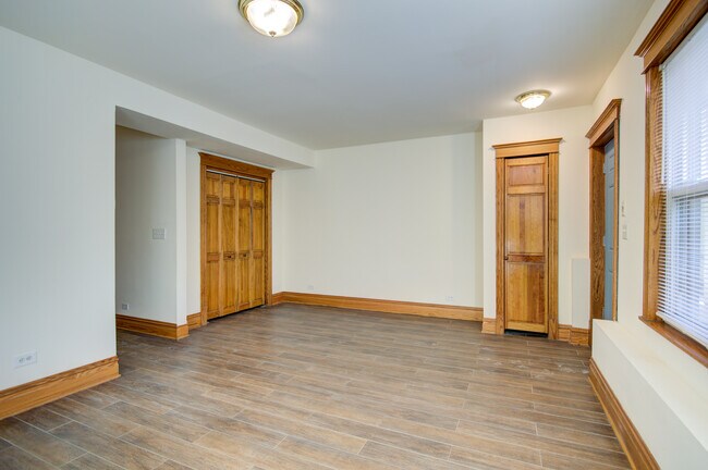 Foto del edificio - 1817 N Clybourn Ave