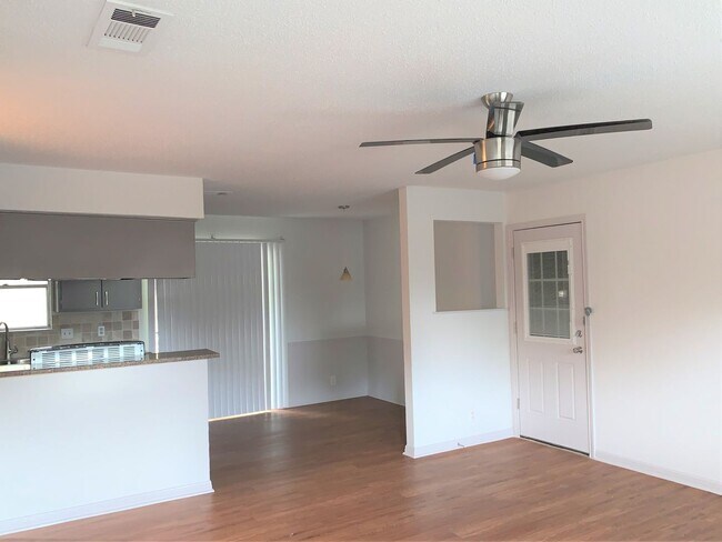 Building Photo - Perlman Properties (3511 Southridge Dr)
