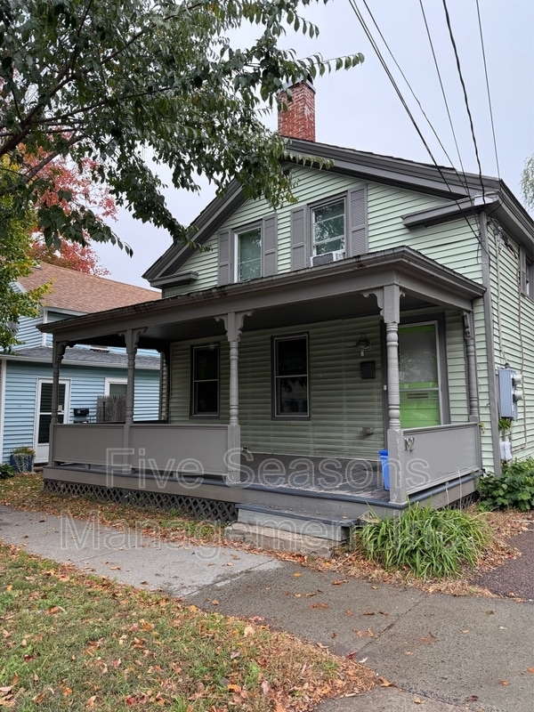Building Photo - 192 Elmwood Ave