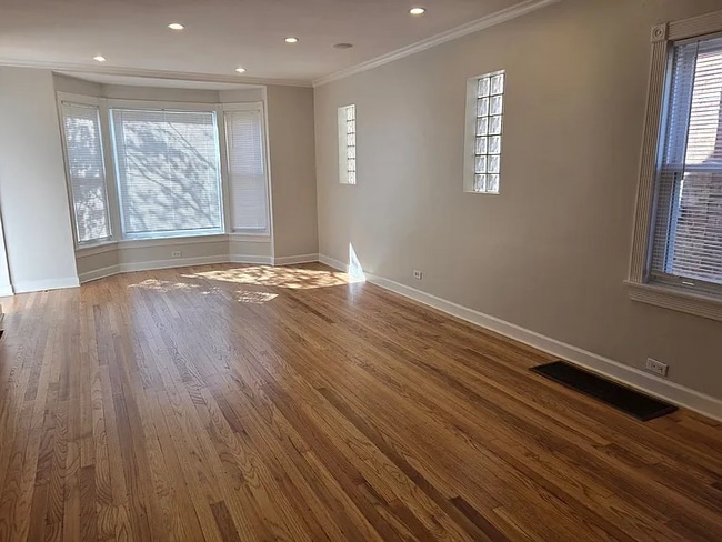 Foto del edificio - 5015 N Monitor Ave