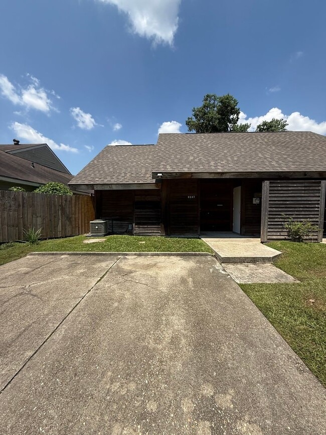 Building Photo - 8247 Governor Dr