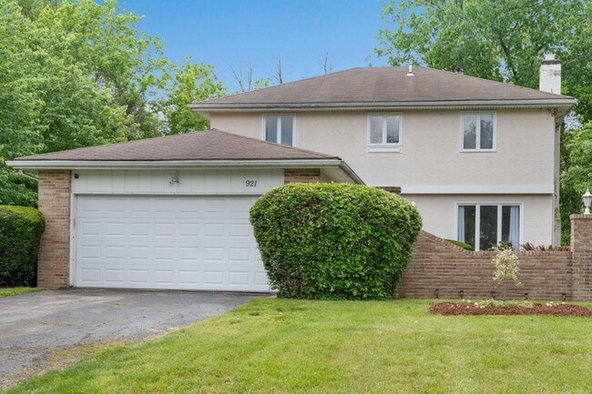 Building Photo - 921 Beechwood Rd