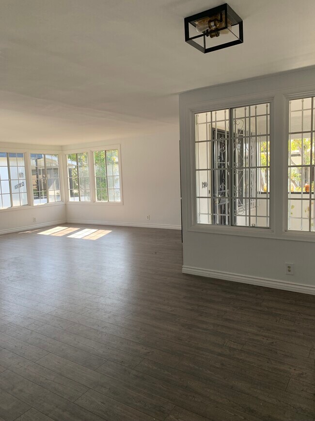 Living/Dining Room - 1310 S Beverly Glen Blvd