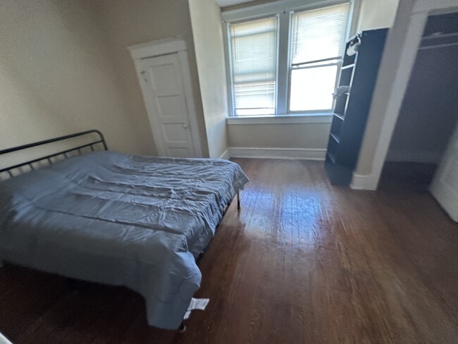 Foto del edificio - 1810 Newton St NW