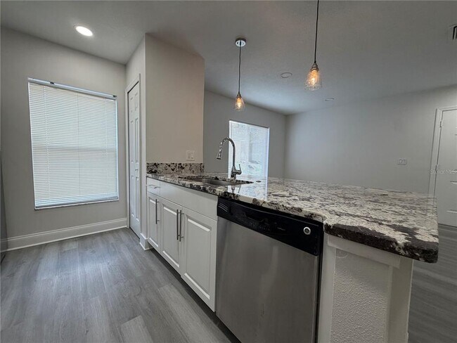 Building Photo - 4105 Waterside Island Ct