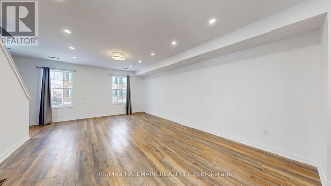 Photo du bâtiment - 91 Coughlin Rd