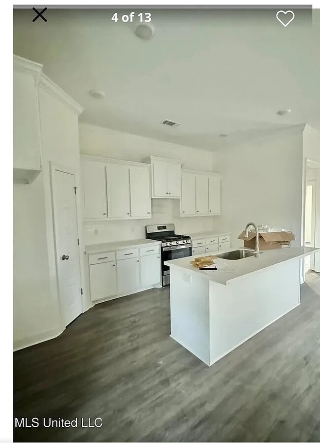 Building Photo - 405 Baleigh Way