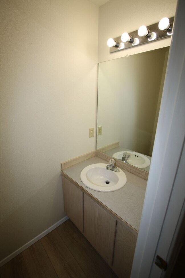 Foto del edificio - 3 Bedroom Chugiak Home on a 1/2 Acre!