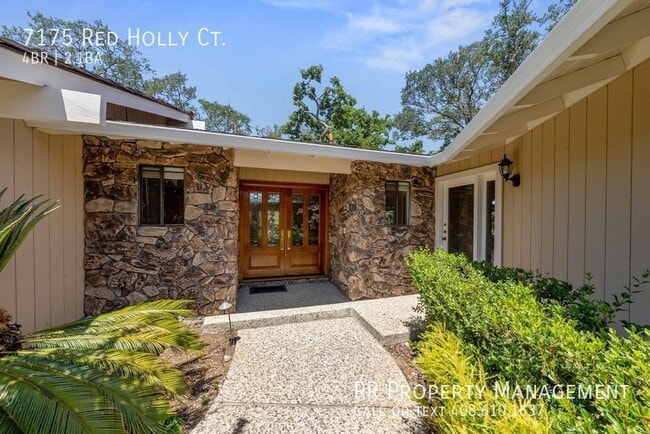 Building Photo - 7175 Red Holly Ct
