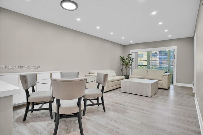 Foto del edificio - 100 Ashbury Rd