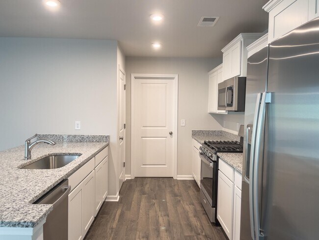 Building Photo - 211 Boneset Dr