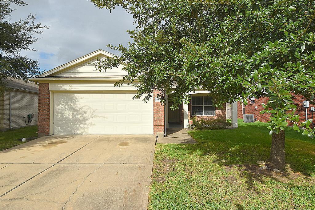 Foto principal - 3 BEDROOM 2 BATH COZY HOME WITH NEW UPGRAD...