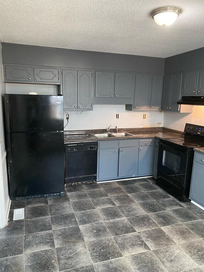 Foto del edificio - 7621 Longstreet Dr