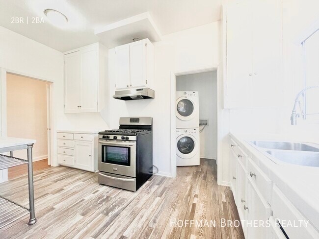 Foto del edificio - 1306 1/2 S Cloverdale Ave-