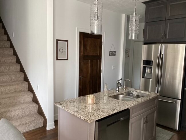 Foto del edificio - 2135 S Silverthorne Ave
