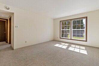 Building Photo - Tuckaway Heights Apartments