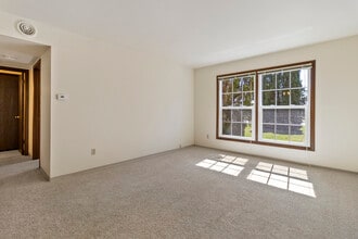 Building Photo - Tuckaway Heights Apartments