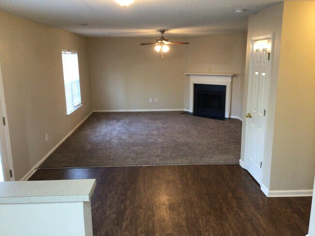 Foto del edificio - 103 Lakewood Dr