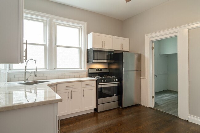 Cocina 2 - 1714 N Whipple St