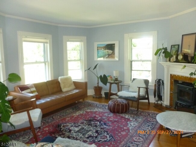 Foto del edificio - 17 Upper Mountain Ave