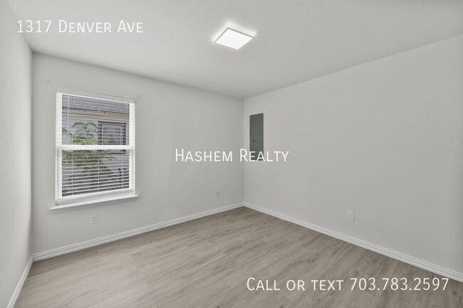 Foto del edificio - 1317 Denver Ave