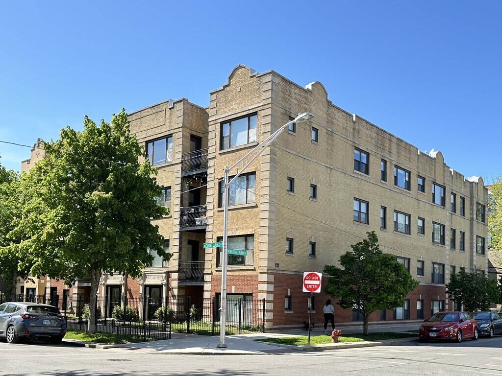 Primary Photo - 2702 W Cortland St