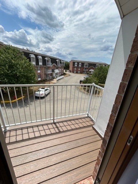 Balcony from living - 510 Clubhouse Dr