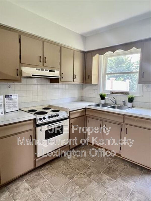 Foto del edificio - 708 Greenbriar Dr