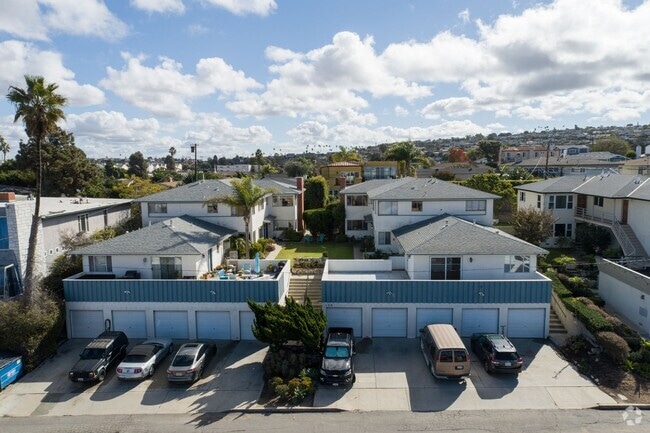 Building Photo - 124 Palos Verdes Blvd