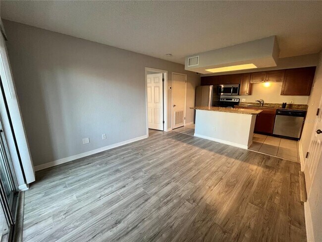 Foto del edificio - 10200 Gandy Blvd N