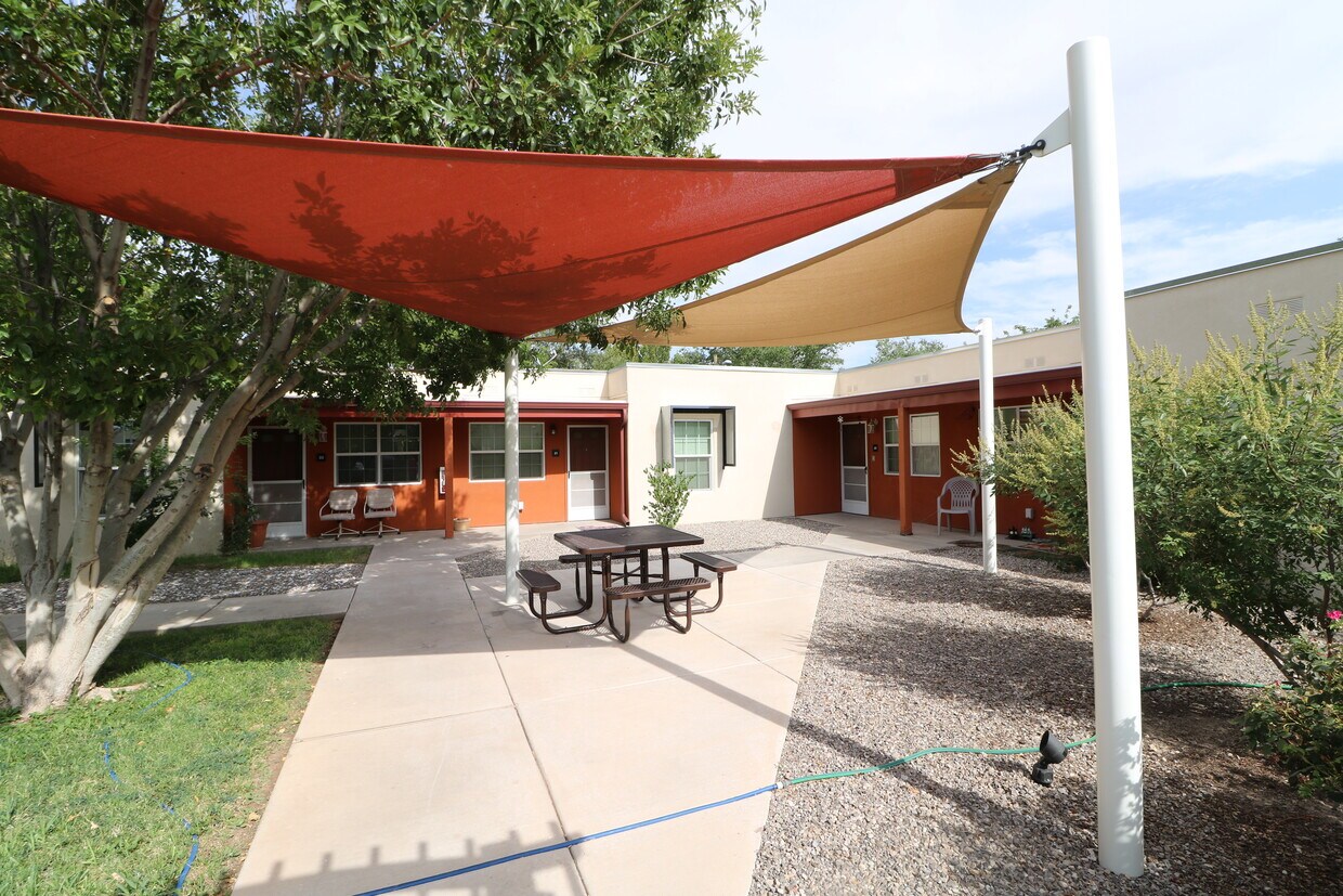 Senior Apartments para alquiler de Roswell, NM - Cielo de Oro Senior Apts