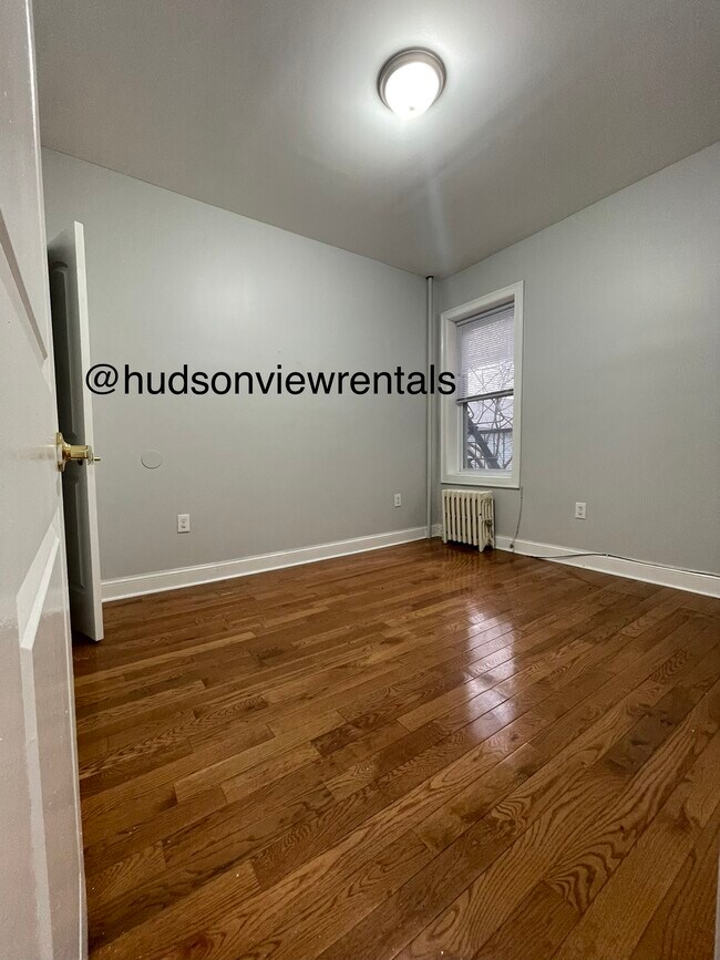 Unit 8 - 384 Baldwin Ave