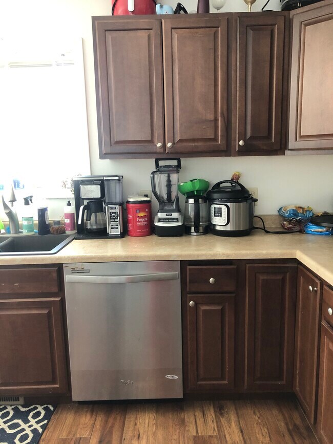 Foto del edificio - 1602 Delton Ave NW