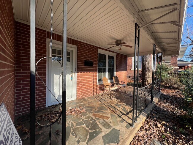 Building Photo - Cute 2 Bedroom/ 1 Bath Ranch Home in Salis...