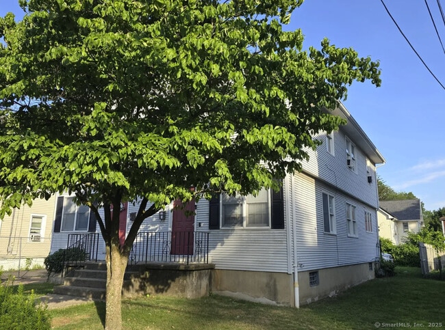 Building Photo - 307 Tolland St