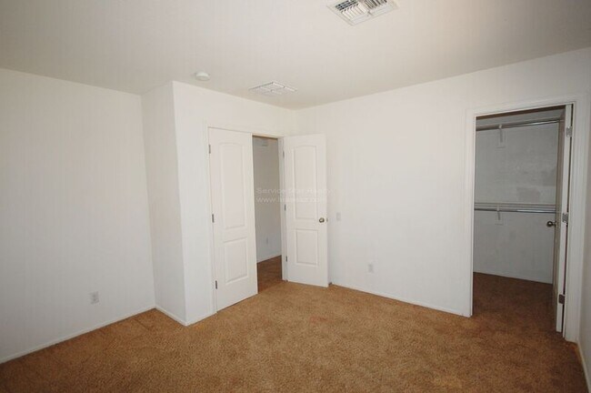 Foto del edificio - 43194 W Jeremy St