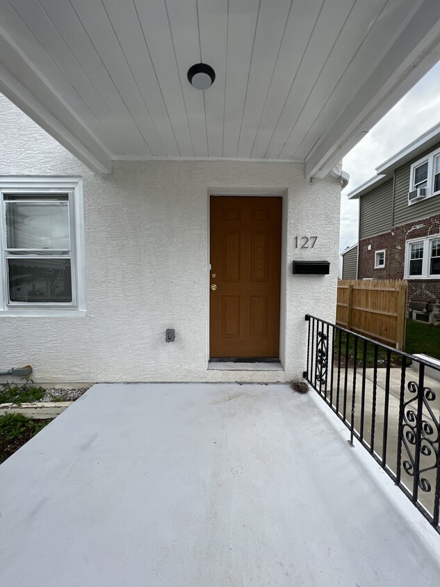 Primary Photo - 127 E Spring Ave