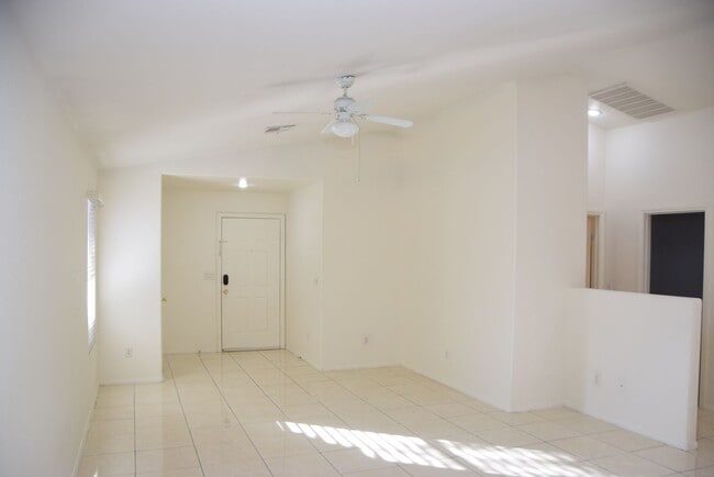 Building Photo - 3242 Velvet Rose St