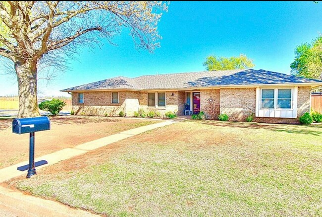Building Photo - 814 Hickory Stick Dr