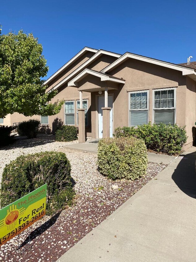 2303 N Red Oak Dr Hobbs Nm 88240 Townhouse For Rent In Hobbs Nm Apartments Com