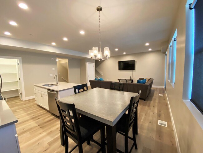 Foto del edificio - 13478 Long Creek Ln