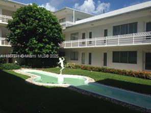 Foto del edificio - 9920 Collins Ave