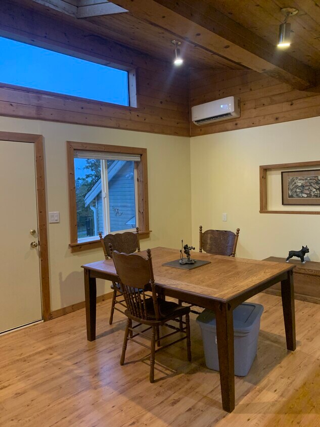 Foto principal - 15708 State St