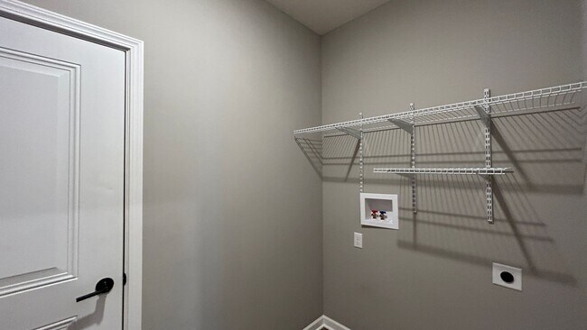 Foto del edificio - 3 bedroom townhome