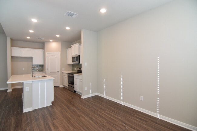 Building Photo - 10235 Six Shooter Ln