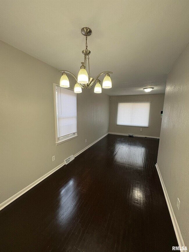 Foto del edificio - 2324 W Gilbert Ave